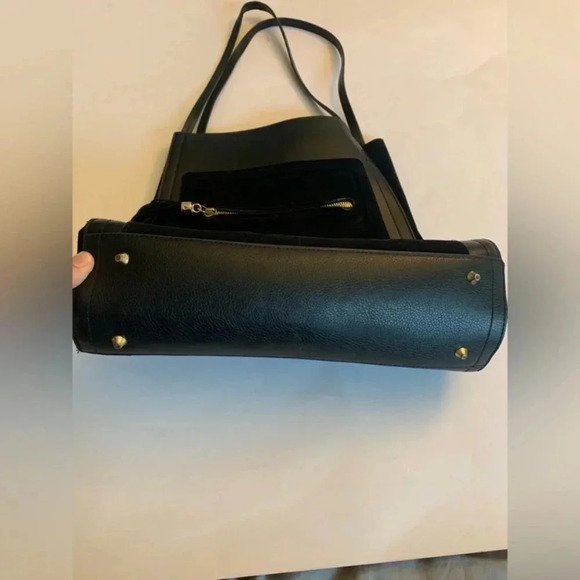 H&M Gorgeous faux leather and suede  bucket style purse. In black. - Picture 5 of 16